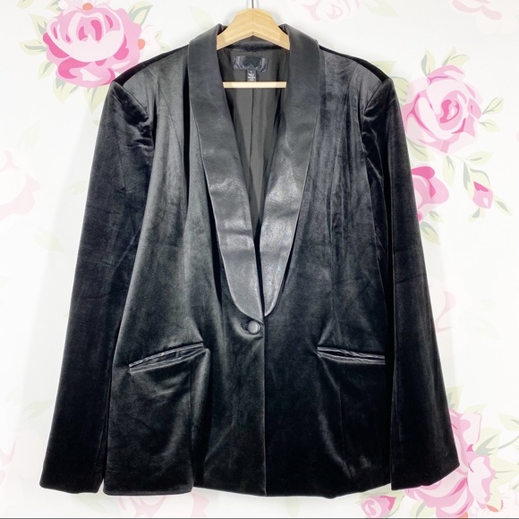 Anthropologie Jackets & Blazers - Anthropologie Blazer Jacket L Black Velvet Faux Leather